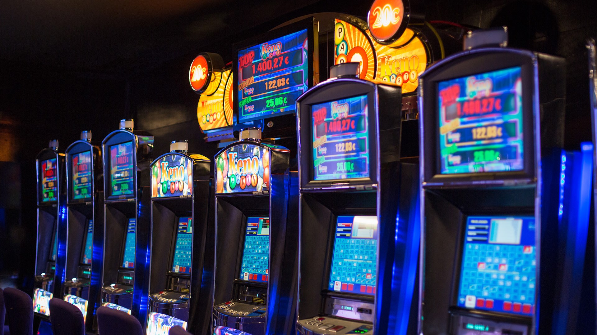 Why you should be mindful while actively playing internet poker?