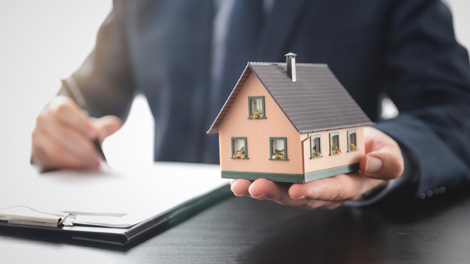 Peggy Young is an expert Phoenix real estate agent applying a new approach